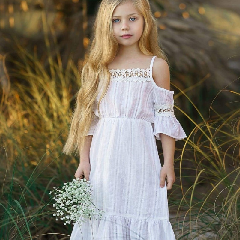 Lapset kesän ulkopuolella olkapäät tytöt valkoinen vaaleanpunainen röyhelö rantamekot lapset Prinsessa morsiusneiton häät kukka tyttö